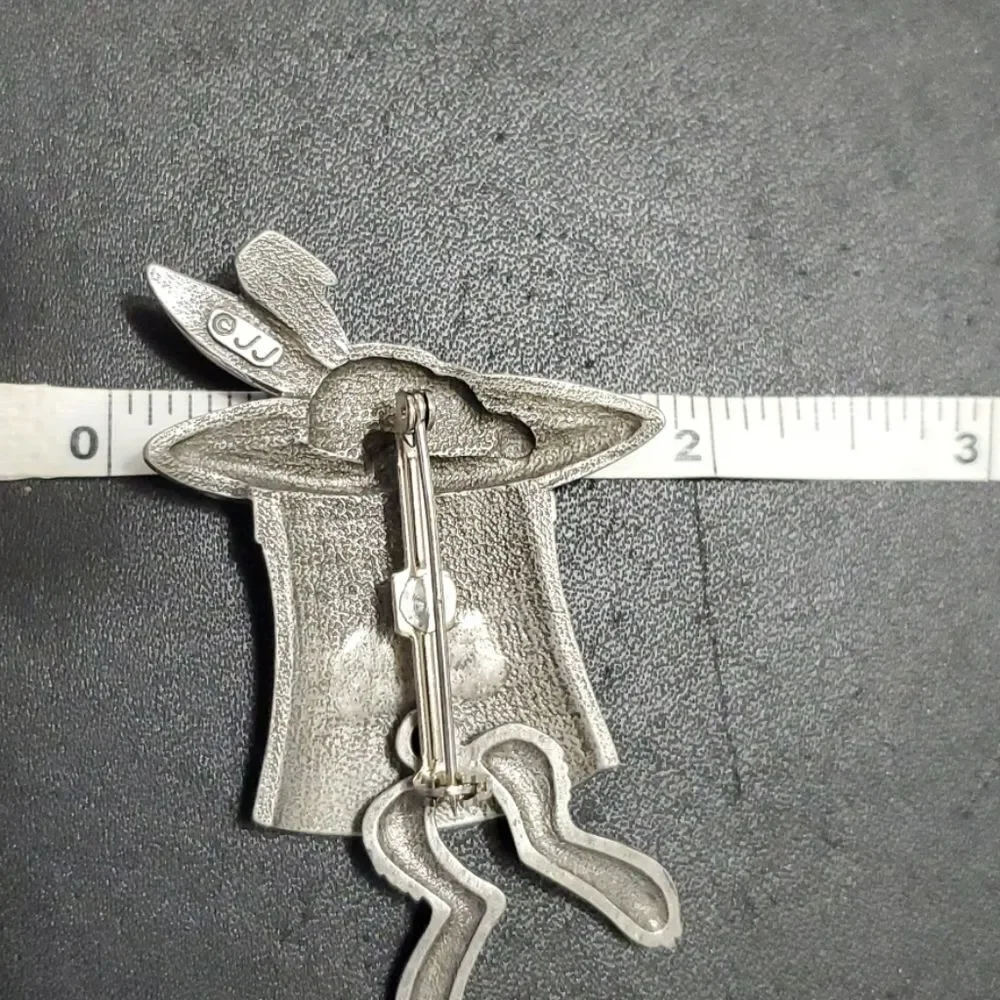 JJ vintage rabbit in a hat brooch